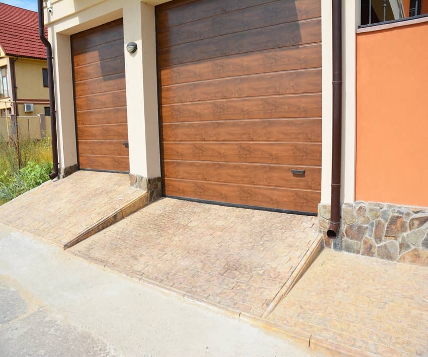 Puertas garaje imitación madera Valencia